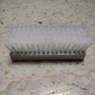 4cm × 11cm plastic cleaning brush