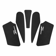 ป้ายตกแต่งถังน้ำมันรถจักรยานยนต์กันลื่นสำหรับ Suzuki Gixxer 250SF ปี 2020-2024 ป้ายตกแต่งดีไซน์สปอร์