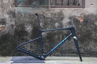 -中年大叔-GIANT REVOLT ADV DISC GRAVEL碳纖維車架組  TREK/SCOTT/CX/瓜佛