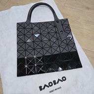 Issey Miyake 三宅一生 BaoBao 基本款 深灰色配黑色 拼色 7x7 肩背 手提包
