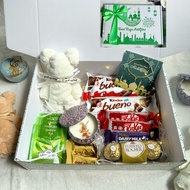 Gift Box Birthday for Woman Surprise Gift Box Chocolate Raya Gift/ Scented Candle/ Bear Towel Door Gift Anniversary