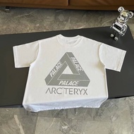 เสื้อยืดสามเหลี่ยมสะท้อนแสง ARCTERYX X Palace