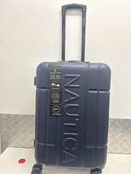 Nautica 26 inch expandable luggage Nautica 26 吋可擴展行李箱 67 x 42 x 26cm （+ 4cm）