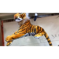 Soft toy tiger size/tiger statue