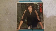 山口百惠 赤い衝擊 7吋EP 梅豔芳 赤的衝擊 桑田佳祐7"細碟 古巨基藍天與白雲 日文版  五輪真弓7"細碟（徐小鳳月色眼內浮）日文版