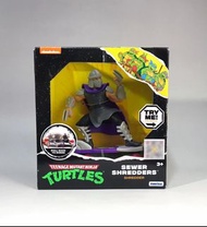 忍者神龜 大反派斯雷德滑板車 sofubi玩具，高度13厘米，順豐包郵，二手物品