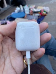 Apple Airpods 原廠有 線充電盒 A1602 (無耳機) 白二手 不曉得電池狀況便宜賣