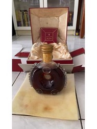 奢侈品回收-高價收購洋酒-長期收購人頭馬Remy Martin-大量回收人頭馬EXTRA新版、人頭馬VSOP舊版、人頭馬NAPOLEON、人頭馬XO舊版、人頭馬EXTRA 雙帶等