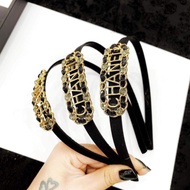 C.nel mane with sparkling stones