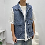 แจ็คเก็ตยีนส์แขนกุด สีฟ้า ดีเทล 2 กระเป๋าหน้า jacket jeans #MO8005