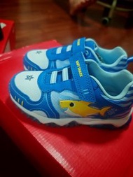 Baby Shark 兒童運動鞋 閃燈波鞋 28碼