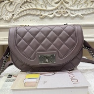 Chanel 香芋紫马鞍包