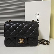 Chanel CF Classic Flap Mini Square 黑色金扣羊皮
