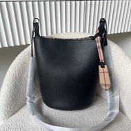 Burberry巴寶莉  戰馬格紋系列水桶包