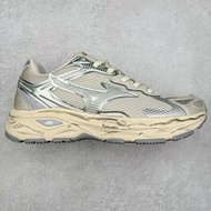 Mizuno Racer S