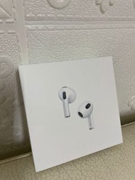 AirPods (第3 代) 配備Lightning 充電盒 [全新未開封]