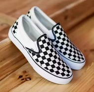 SEPATU VANS12 SLIP ON CHECKBOARD CATUR KOTAK PUTIH KASUAL SNEAKERS PRIA WANITA TERBARU TERLARIS 2023