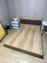 雙人king size 木製床架含床頭收納