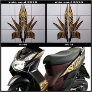 STICKER STRIPING LIS LES POLET PLAT PLISIR BODY MOTORCYCLE YAMAHA MIO SOUL 2010 FULL BLACK STICKER M