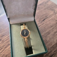 外觀很新 Gucci 金色手鐲式 黑面手錶 20mm 石英錶