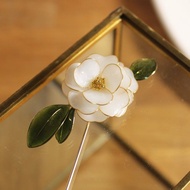 【山茶花胸針】 白色山茶花長胸針 優雅氣質古典 手工樹脂 胸針