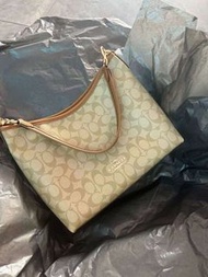 Coach 鏈款單肩購物袋 正品保證 蔻馳流浪包托特包 拉鏈款單肩購物袋