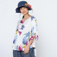 C&D เสื้อเบลาซ์ผ้าคอตตอนลายดอก พื้นสีขาว คอปาด เสื้อทำงาน เสื่อไปเที่ยว เสื้อลำลอง  (CR2DWI)