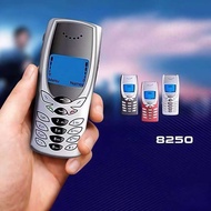 8250 2G GSM Non-Smart Straight Elderly Phone Function Phone Mobile Button Mobile Phone