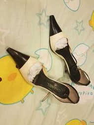 Chanel 真皮經典黑白高跟鞋