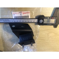 Hardtop Exhaust Rear support mounting bracket Exhaust Tail Pipe Muffler Bracket for Rear side toyota