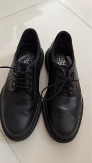 Salvatore Ferragamo 黑色皮鞋