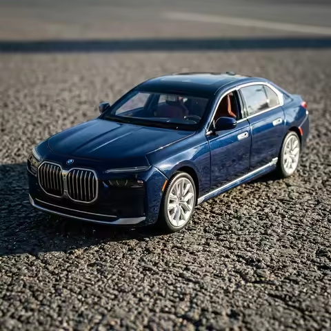 1:24 BMW 7 Series I7 G70 M6 GT3 M4 DTM CSL M4 V8 Alloy Metal Diecast Model Car Desktop Display Colle
