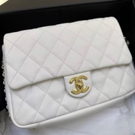 有購證✨ Chanel 荔枝紋牛皮白色 盒子小票全套都在，鏈條無金球 雙c鏈條