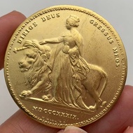 2B8Ready stock Victoria Great Britain Queen Brass Old Gold Medal Craft Play Lion 41mm Coin