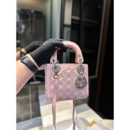 DIOr _ beg 
Pearl Diamond Buckle (Folding Gift Box)
 Jue Pearl Diana Bag Size: Three Grids 17cm