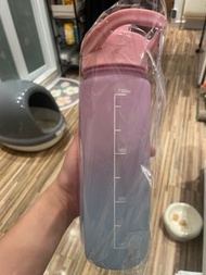 750ml 全新水壺，潮流漸變色！