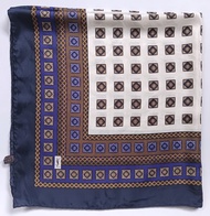 Yves Saint Laurent 真絲絲巾，34 x 34 英吋，100% 真絲，節日禮品