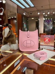 ✨門市現貨 無需預約✨實體門市現貨 無需預約✨ Hermes Mini Evelyne櫻花粉銀扣mini e 3q Sakura
