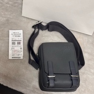 Loewe 大象灰郵差包 背過兩次（約5小時）