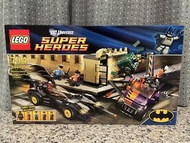 LEGO DC Super Heroes 6864 Batmobile and the Two-Face Chase