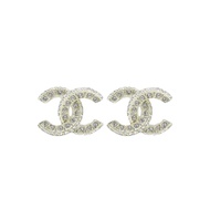 Chanel 雙C logo 鑲嵌水鑽針式耳環(A86504-淡金)