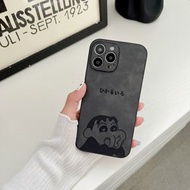 簡約皮質蘋果16PROMAX卡通手機殼13手機殼iPhone12promax防摔殼11131415Pro硬殼12-皮紋 黑色  捏臉小新 iPhone 16 Pro Max