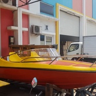 speed boat fiberglass penarik banana boat atau patroli panjang 5 meter