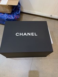 Chanel 盒和鞋盒