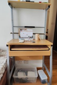 電腦書桌