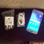 Samsung Galaxy S6 Gold 64 GB With Charger
