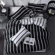 ชุดเครื่องนอนสีดำ ลายทาง ผ้านนวมขนาด 6 ฟุต เลื่อกผ้าปูขนาด 3.5ฟุต 5ฟุต 6ฟุต ตามขนาดเตียงได้เลย