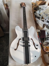 Gibson ES 335ร่างกายกึ่งกลวงสีดำ Humbucker Pickup กีตาร์มืออาชีพกีต้าร์ไฟฟ้า