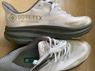 HOKA Clifton 9 GORE-TEX (Size 44)