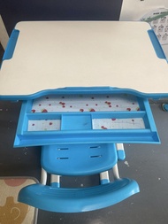 可升降兒童書枱及凳